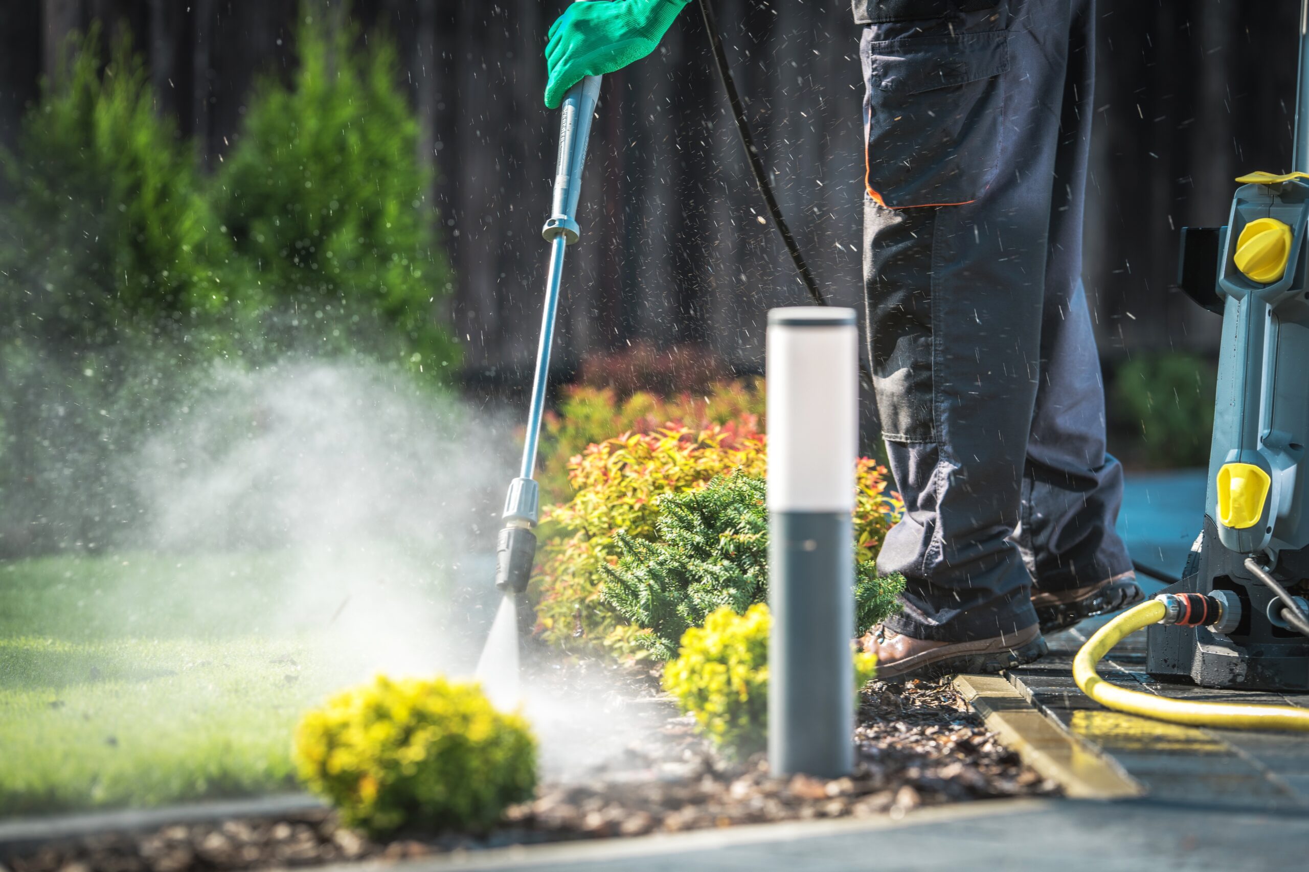 Backyard Garden Cleaning Hochdruckreinigung von Gartenbereichen